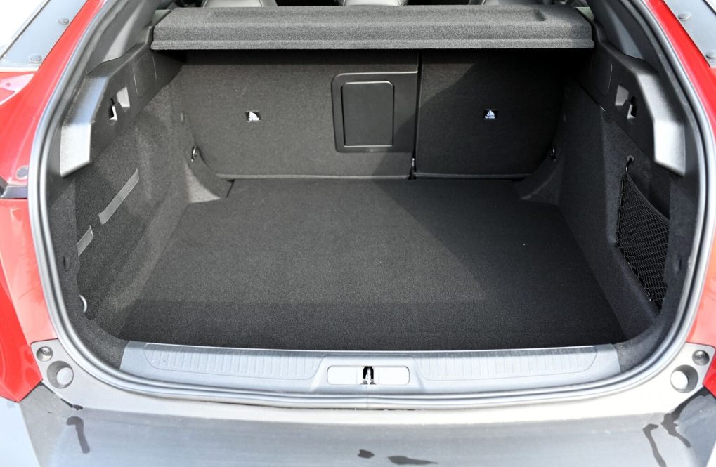 Peugeot-408-ALLURE-Hybrid-145k-e-DCS6-45
