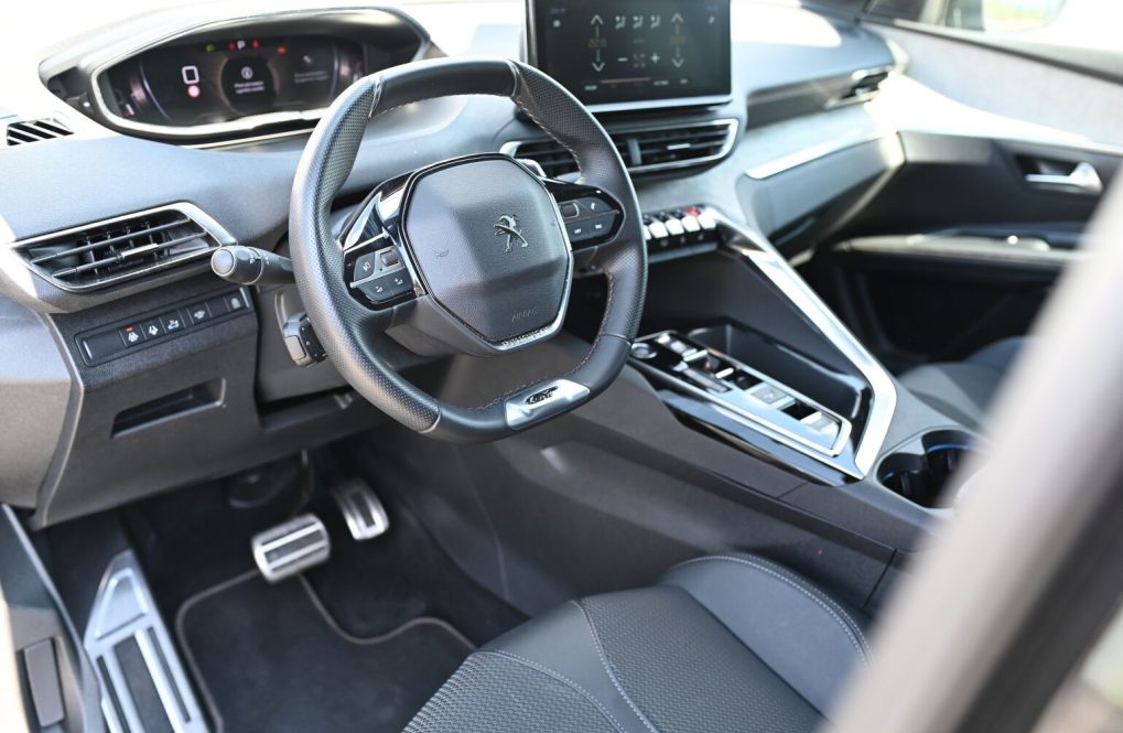 Peugeot-5008-12-PureTech-130k-GT-10