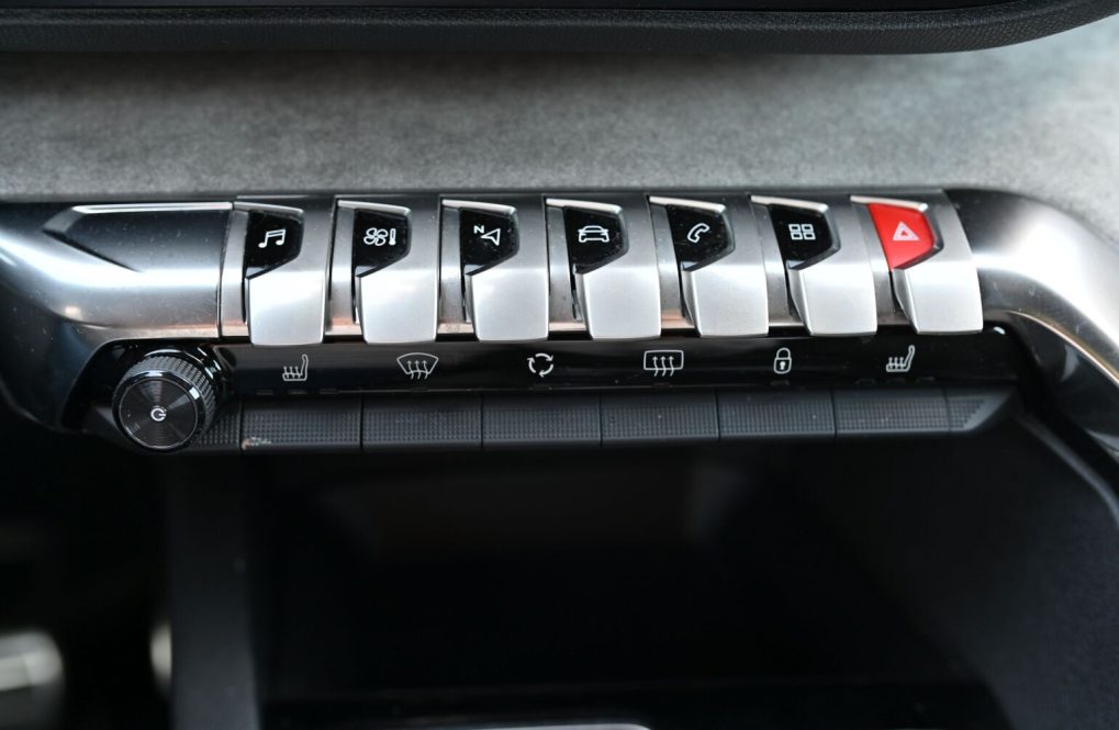 Peugeot-5008-12-PureTech-130k-GT-16