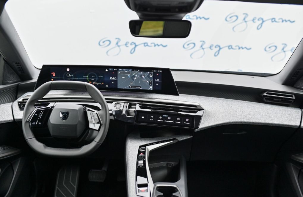 Peugeot-5008-ALLURE-12-Hybrid-145k-e-DCS6-12