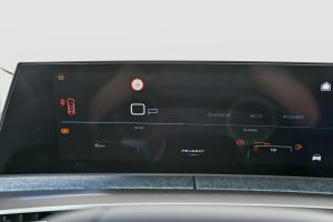 Peugeot-5008-ALLURE-12-Hybrid-145k-e-DCS6-14