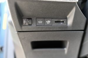Peugeot-5008-ALLURE-12-Hybrid-145k-e-DCS6-19
