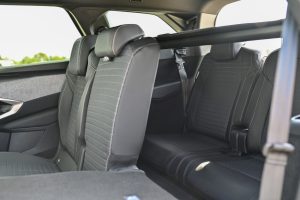 Peugeot-5008-ALLURE-12-Hybrid-145k-e-DCS6-26