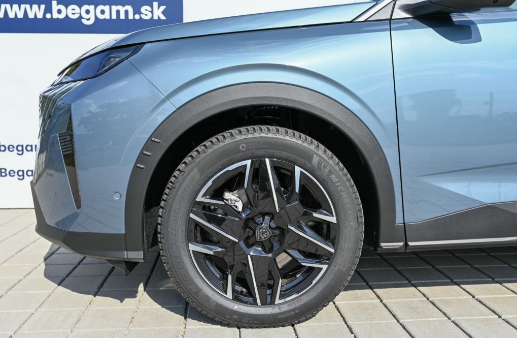 Peugeot-5008-ALLURE-12-Hybrid-145k-e-DCS6-6