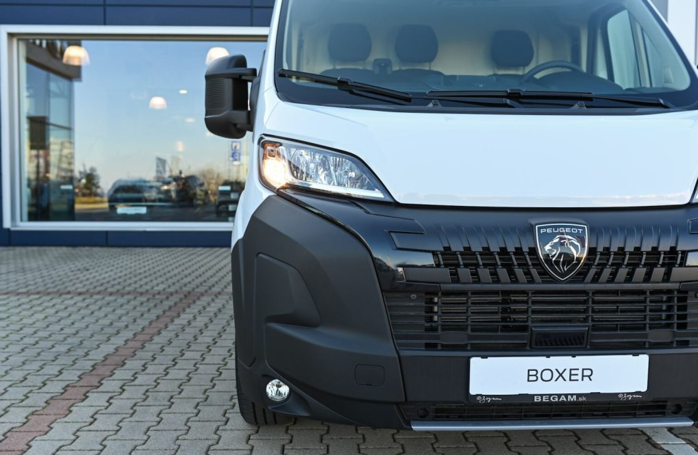 Peugeot-Boxer-Furgon-435-L4H3-22-BlueHDi-180-E64-EAT8-3