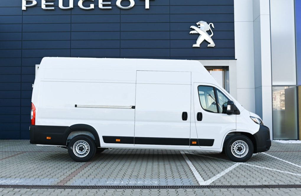 Peugeot-Boxer-Furgon-435-L4H3-22-BlueHDi-180-E64-EAT8-5