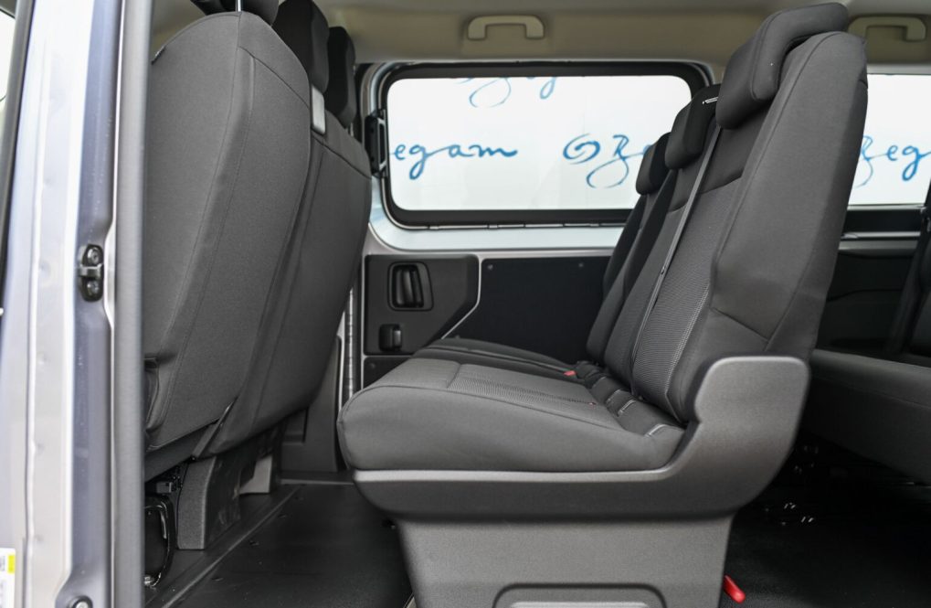 Peugeot-Expert-E-Expert-Combi-L3-Electric-136k-75-kWh-23