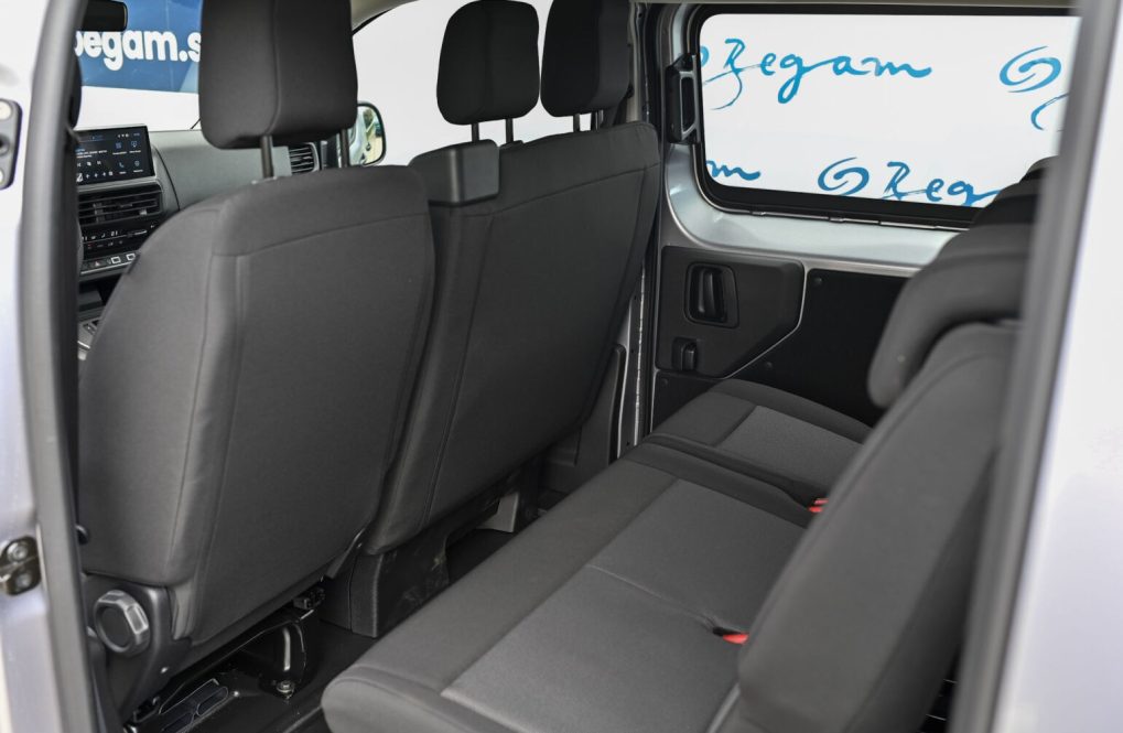 Peugeot-Expert-E-Expert-Combi-L3-Electric-136k-75-kWh-24