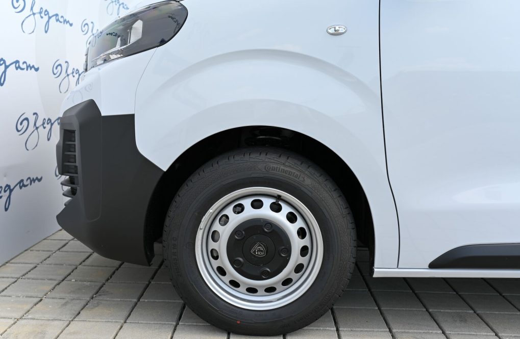 Peugeot-Expert-Furgon-L3-BlueHDi-150-k-BVM6-5