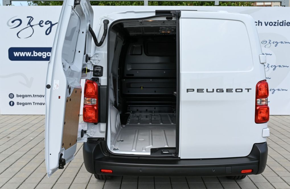 Peugeot-Expert-Furgon-L3-BlueHDi-150-k-BVM6-8