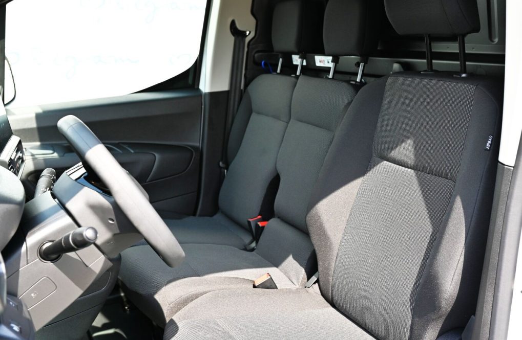 Peugeot-Partner-L2-1000kg-FURGON-BlueHDi-130-BVM6-14