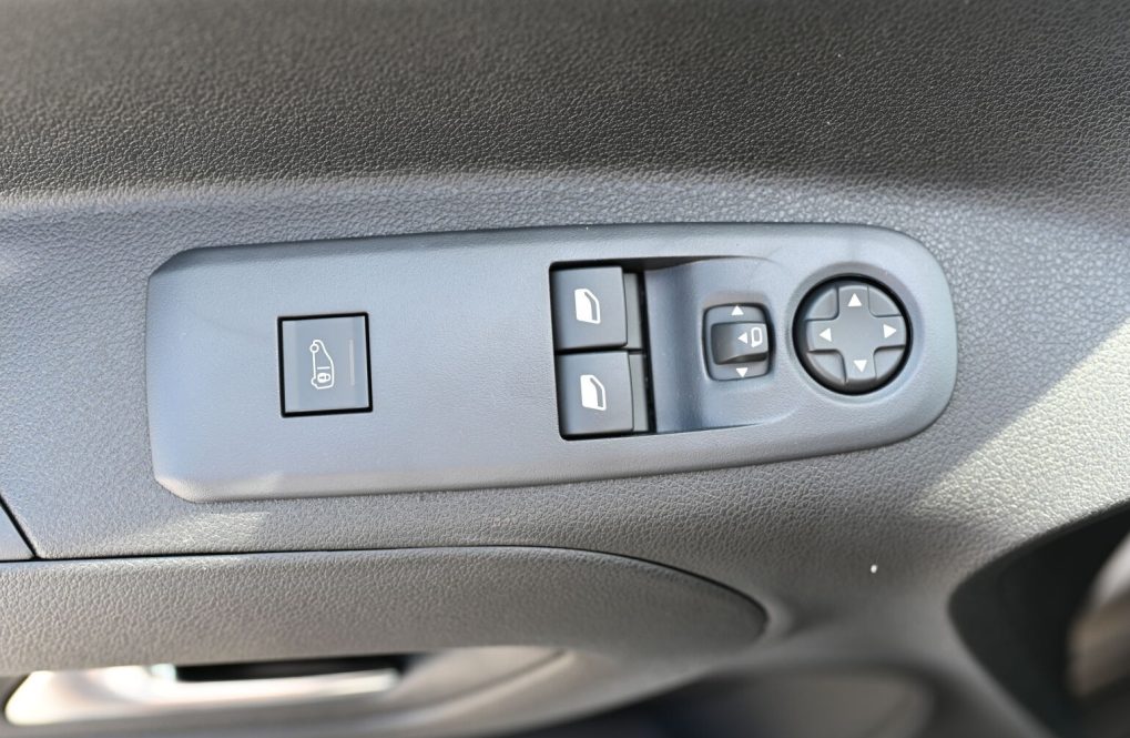 Peugeot-Partner-L2-1000kg-FURGON-BlueHDi-130-BVM6-17