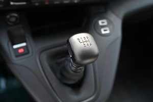 Peugeot-Partner-L2-1000kg-FURGON-BlueHDi-130-BVM6-21
