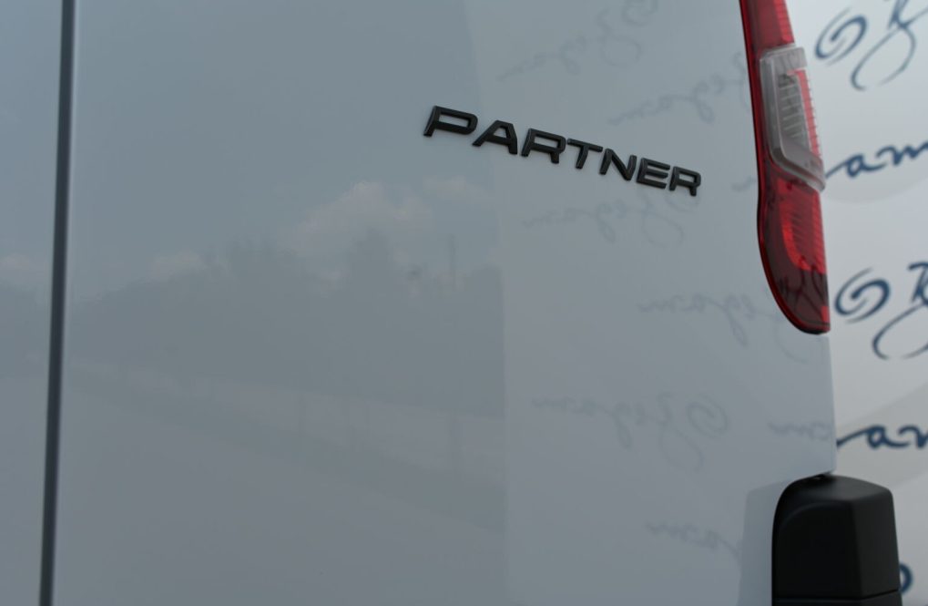 Peugeot-Partner-L2-1000kg-FURGON-BlueHDi-130-BVM6-6