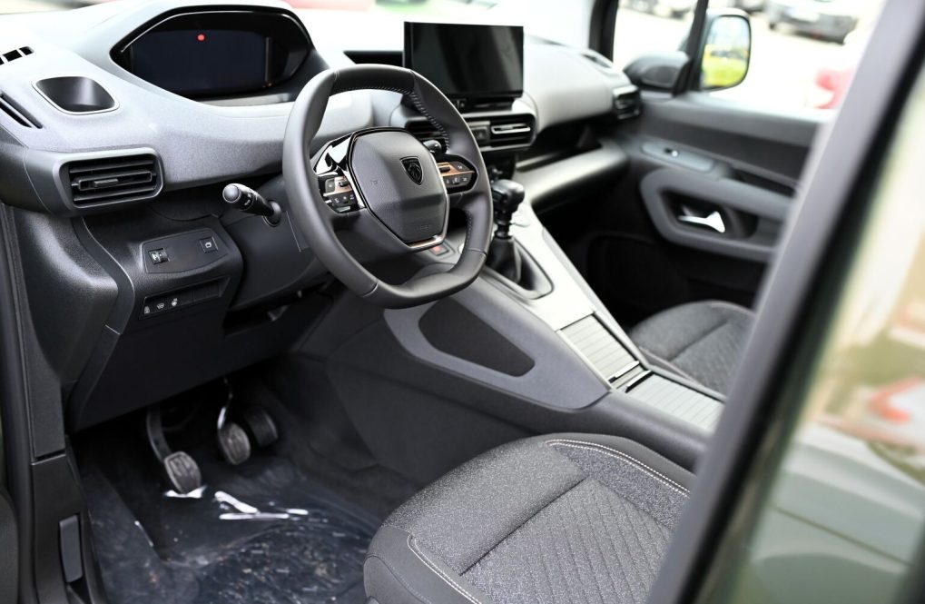 Peugeot-Rifter-LONG-ALLURE-BlueHDi-130k-BVM6-8