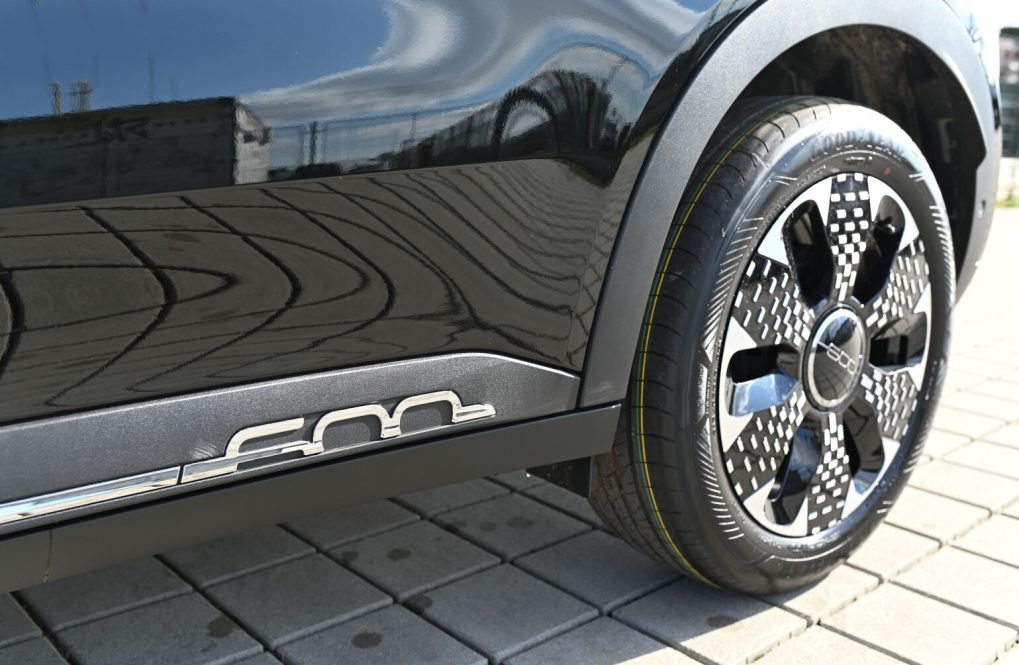 S1Ads-C6z8_fss