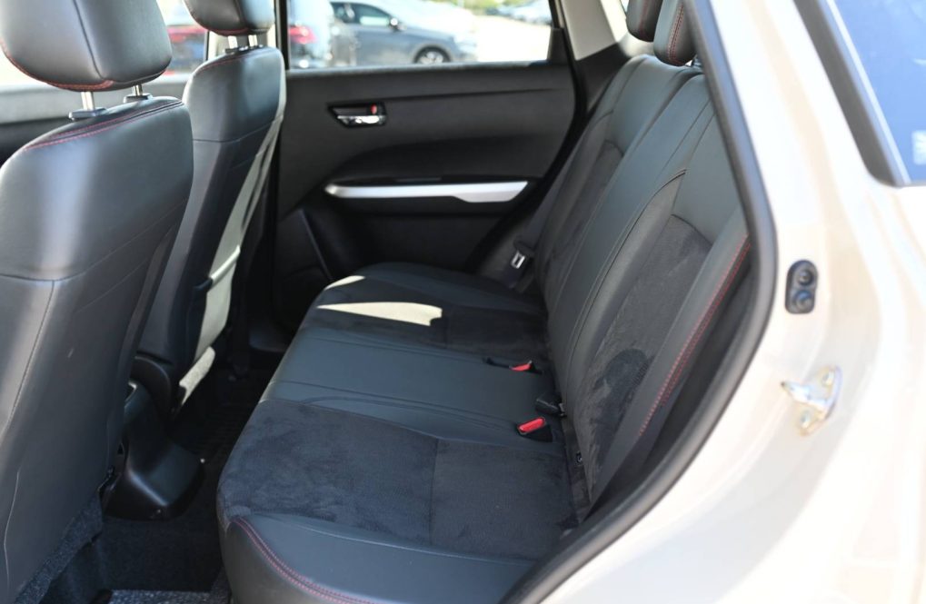 Suzuki-Vitara-S-14-BoosterJet-2WD-13