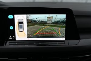 Volkswagen-Golf-Variant-20TDI-Style-13