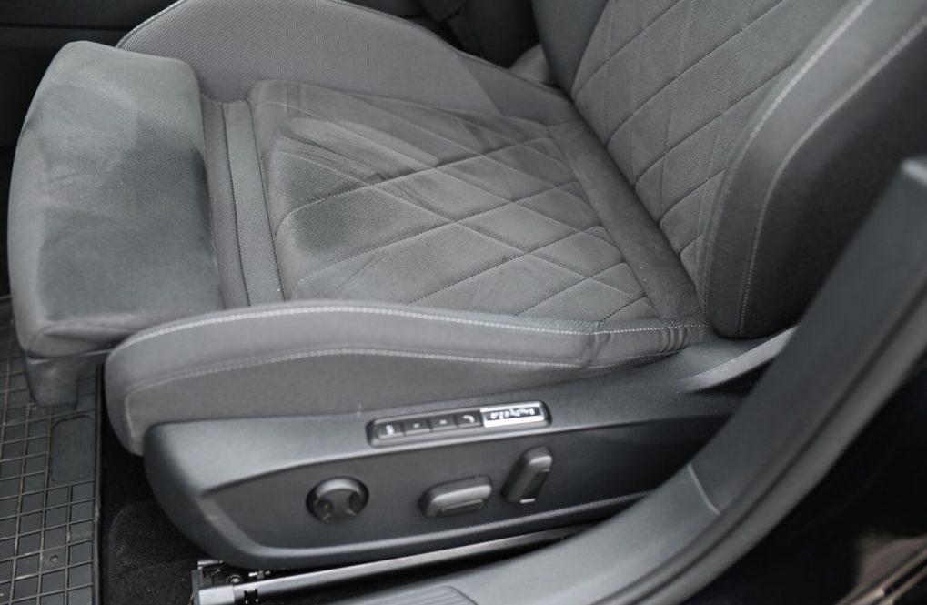 Volkswagen-Golf-Variant-20TDI-Style-19