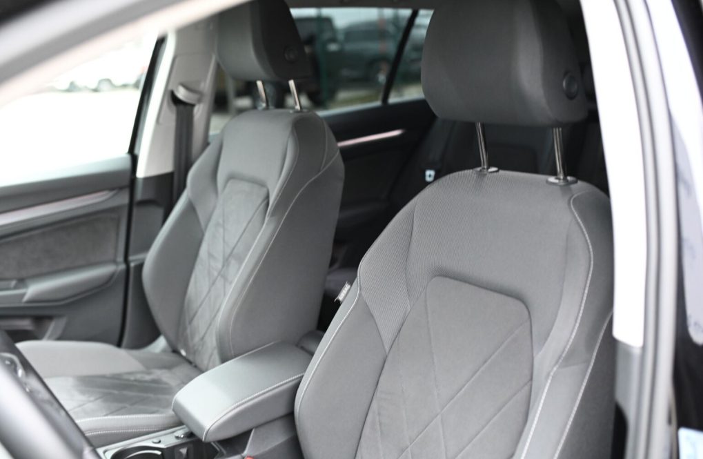 Volkswagen-Golf-Variant-20TDI-Style-20