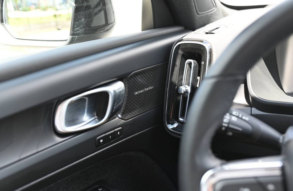 Volvo-C40-Recharge-Twin-Motor-Ultimate-AWD-AT-11
