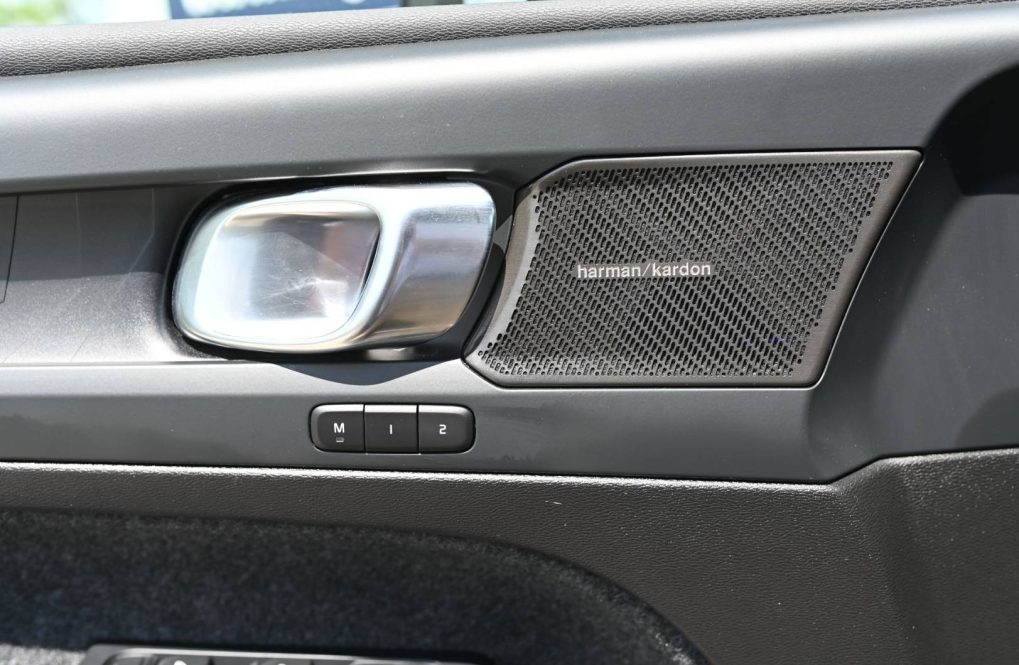 Volvo-C40-Recharge-Twin-Motor-Ultimate-AWD-AT-13