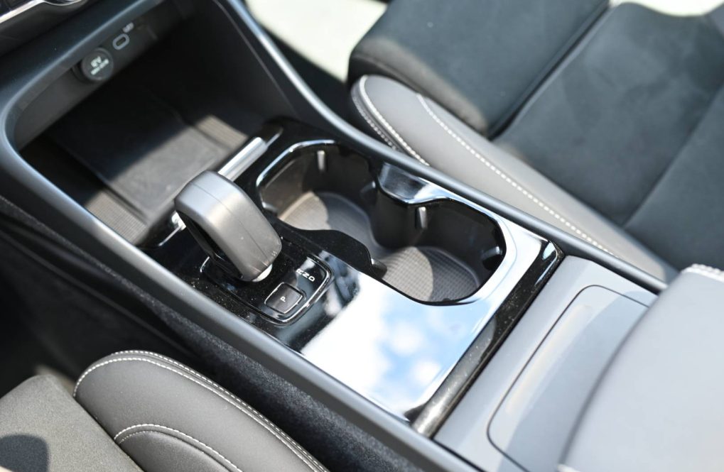 Volvo-C40-Recharge-Twin-Motor-Ultimate-AWD-AT-14