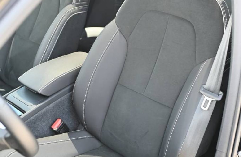 Volvo-C40-Recharge-Twin-Motor-Ultimate-AWD-AT-16