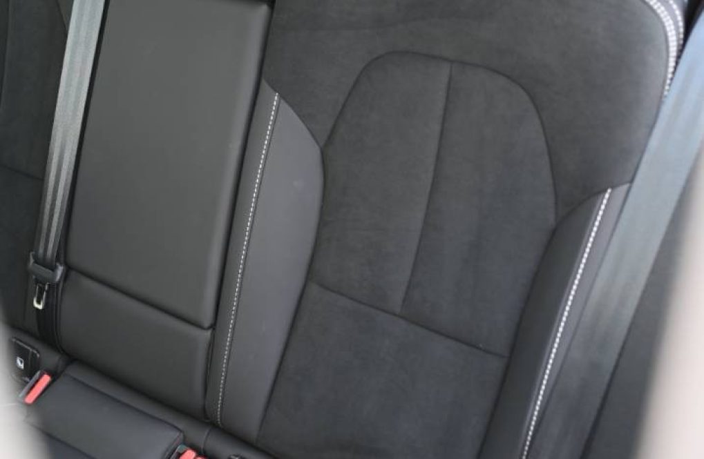 Volvo-C40-Recharge-Twin-Motor-Ultimate-AWD-AT-17