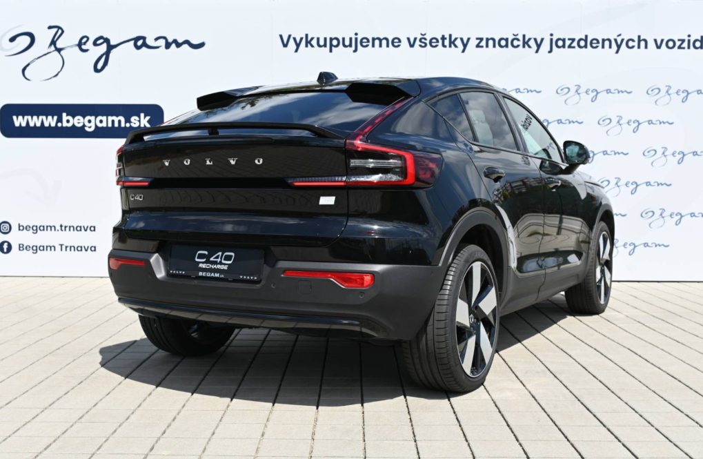 Volvo-C40-Recharge-Twin-Motor-Ultimate-AWD-AT-4
