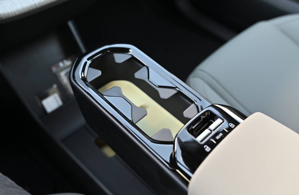 Volvo-EX30-SINGLE-MOTOR-LONG-RANGE-PLUS-RWD-16