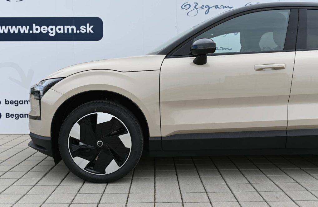 Volvo-EX30-SINGLE-MOTOR-LONG-RANGE-PLUS-RWD-2