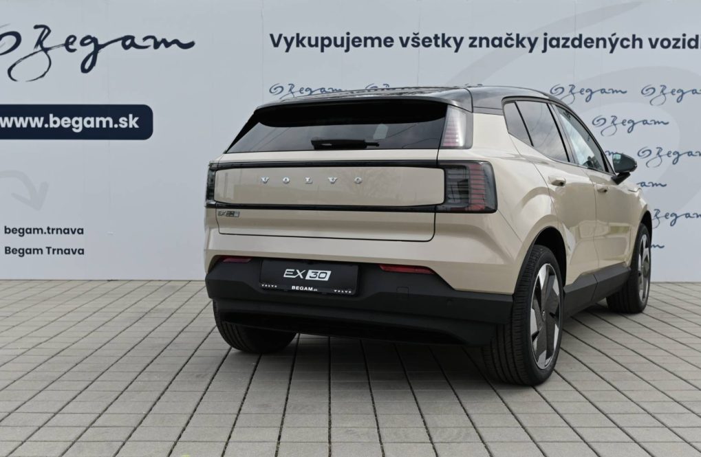 Volvo-EX30-SINGLE-MOTOR-LONG-RANGE-PLUS-RWD-4