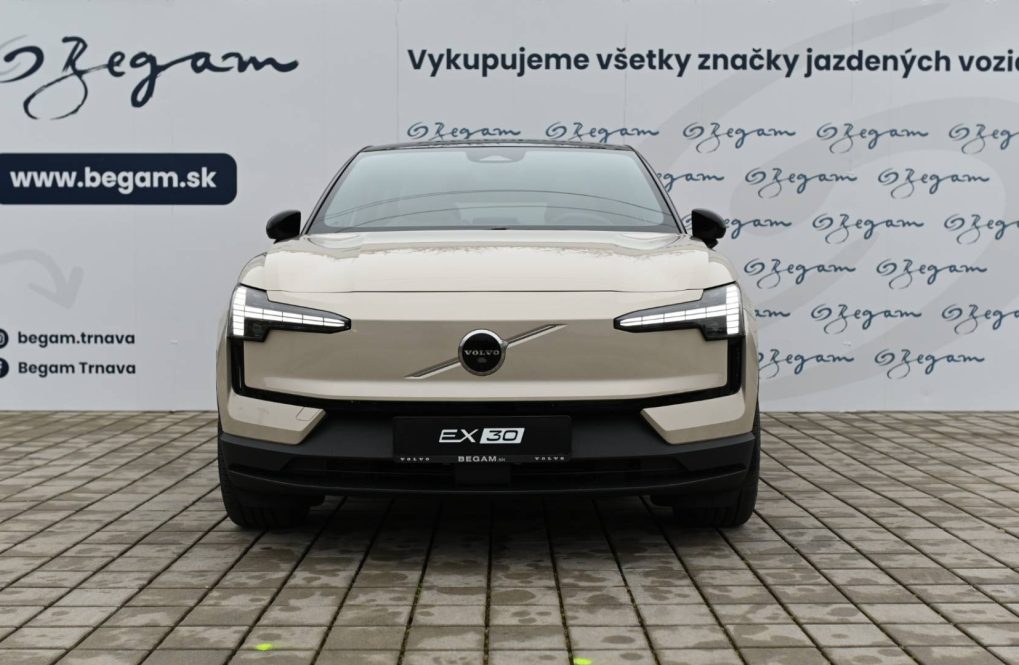Volvo-EX30-Twin-Motor-ULTRA-1