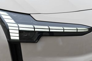 Volvo-EX30-Twin-Motor-ULTRA-2