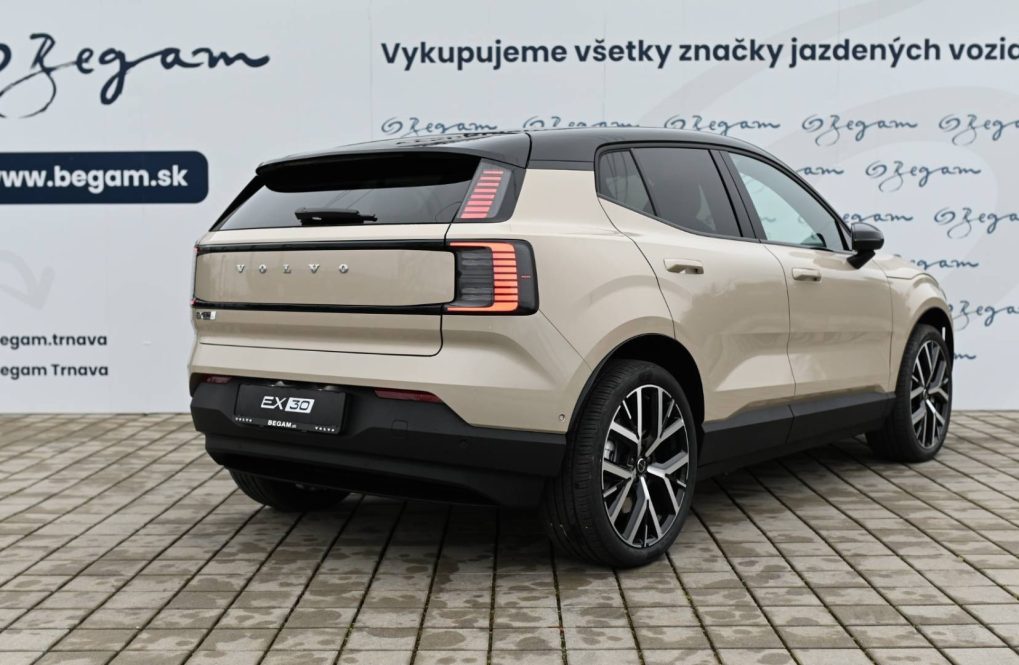 Volvo-EX30-Twin-Motor-ULTRA-5