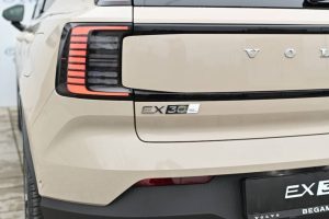 Volvo-EX30-Twin-Motor-ULTRA-7