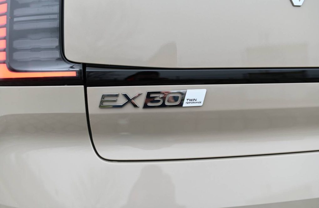 Volvo-EX30-Twin-Motor-ULTRA-8