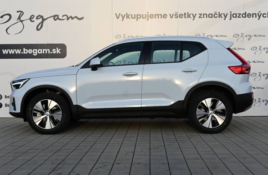 Volvo-XC40-B3-P-CORE-2