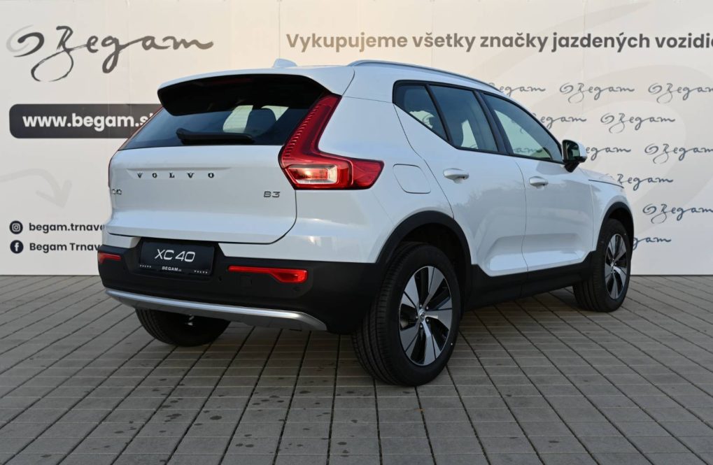 Volvo-XC40-B3-P-CORE-4