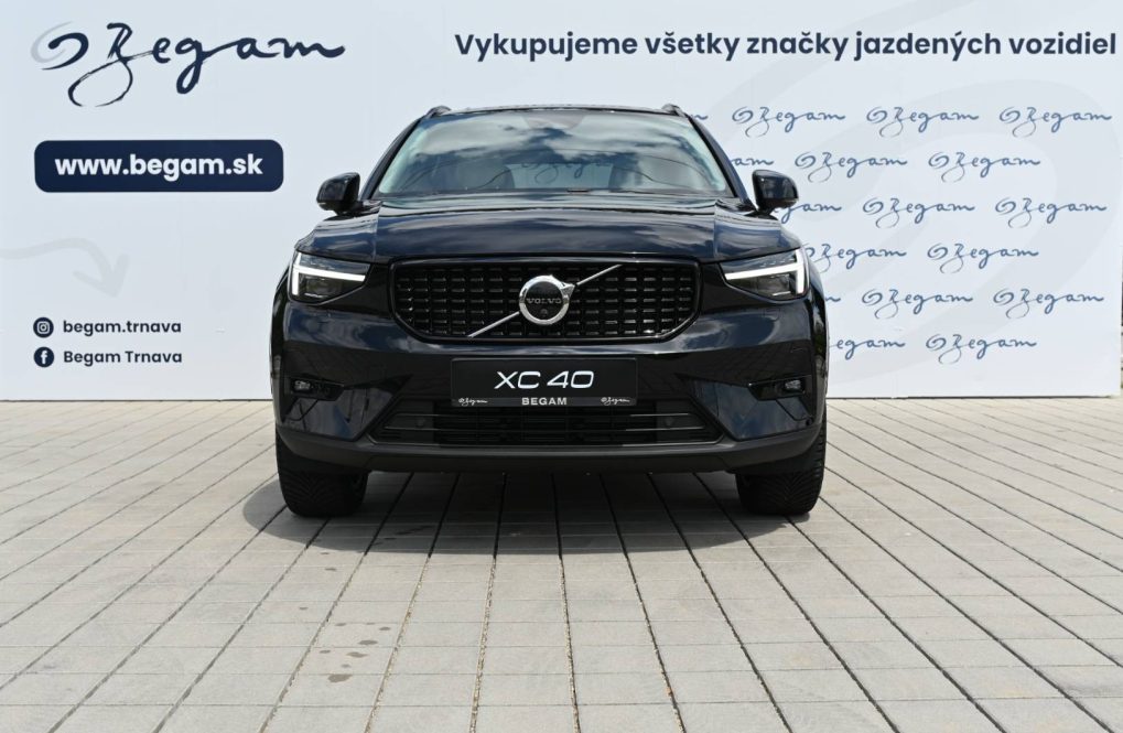 Volvo-XC40-B3-P-PLUS-1