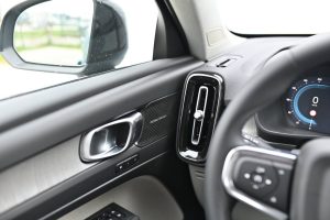 Volvo-XC40-B3-P-PLUS-14