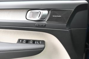 Volvo-XC40-B3-P-PLUS-16
