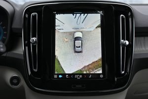 Volvo-XC40-B3-P-PLUS-20