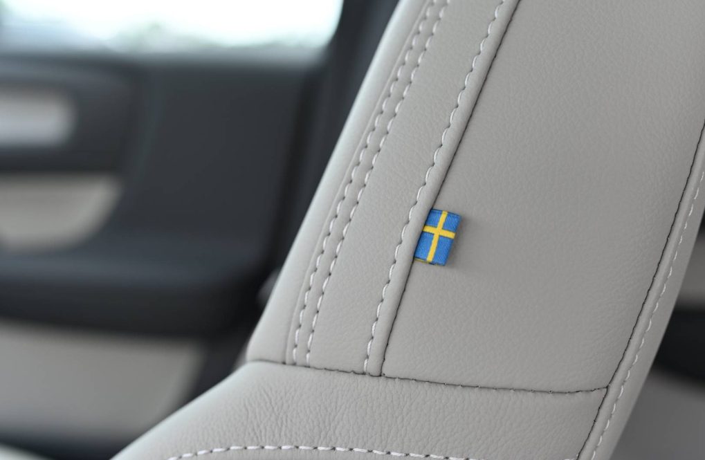 Volvo-XC40-B3-P-PLUS-23