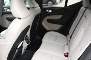 Volvo-XC40-B3-P-PLUS-24