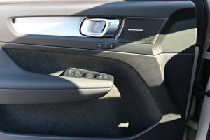 Volvo-XC40-B3-P-PLUS-MHEV-14