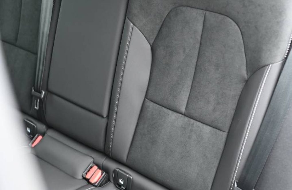 Volvo-XC40-B3-P-PLUS-MHEV-22