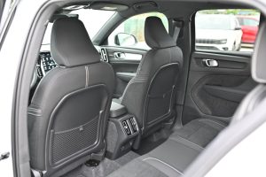 Volvo-XC40-B3-P-PLUS-MHEV-23