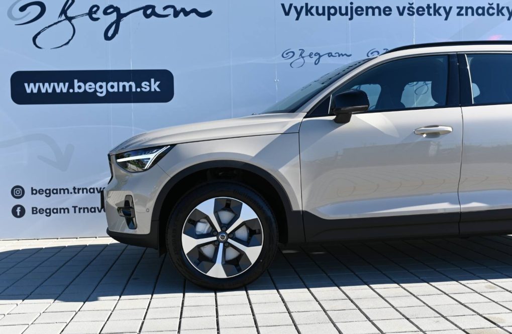 Volvo-XC40-B3-P-PLUS-MHEV-3